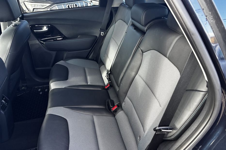 Продам Kia Niro 64 KW авто у Львові  2020 года в Львове