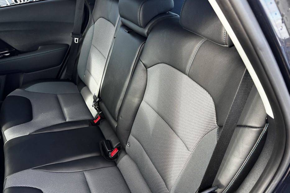 Продам Kia Niro 64 KW авто у Львові  2020 года в Львове