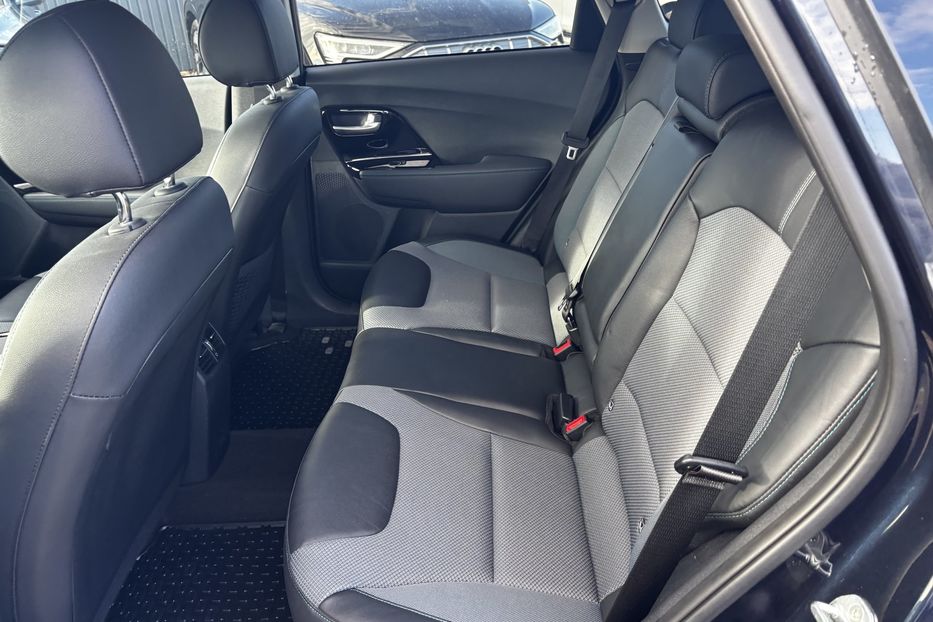 Продам Kia Niro 64 KW авто у Львові  2020 года в Львове