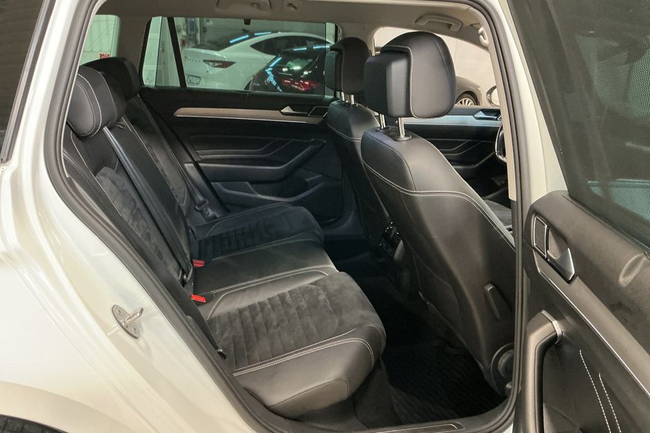 Продам Volkswagen Passat B8 R-Line 4x4190k v5670 2020 года в Луцке