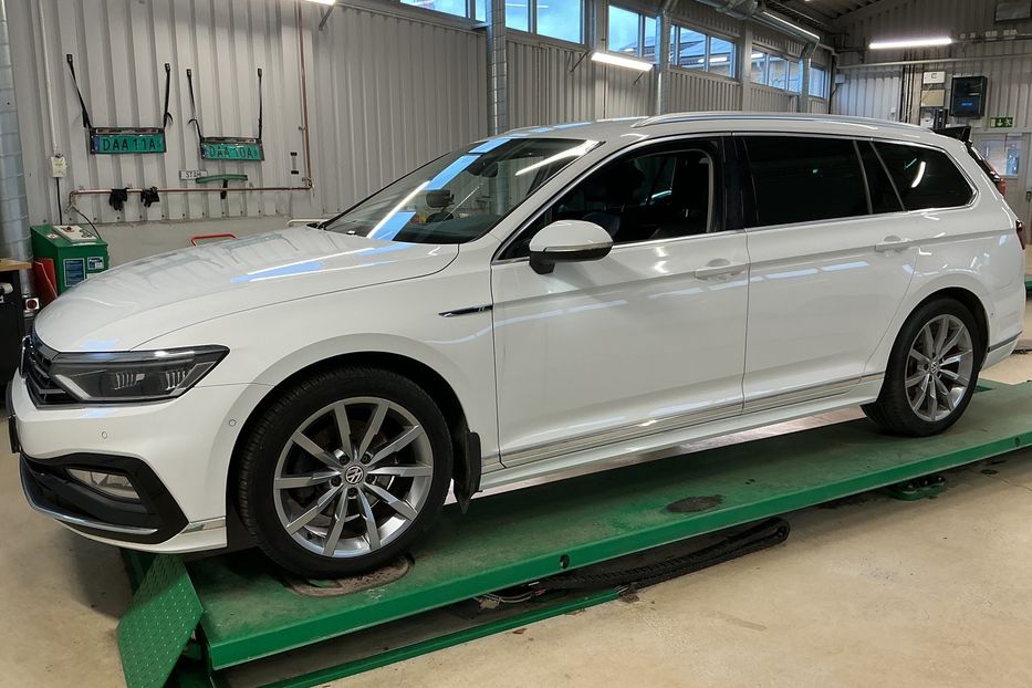 Продам Volkswagen Passat B8 R-Line 4x4190k v5670 2020 года в Луцке