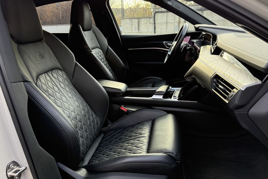 Продам Audi E-Tron Sportback 55 S-line Рівне 2021 года в Ровно