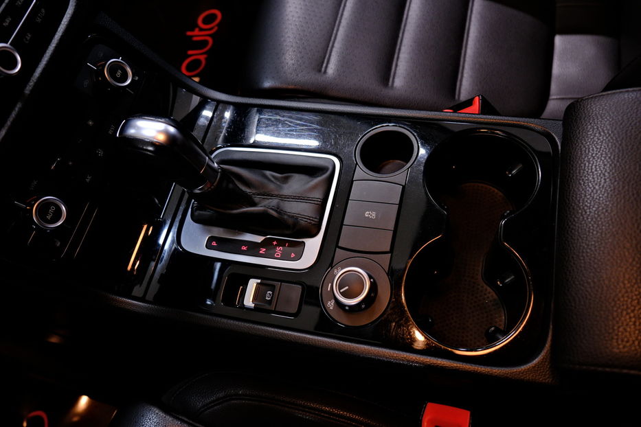 Продам Volkswagen Touareg 2013 года в Одессе