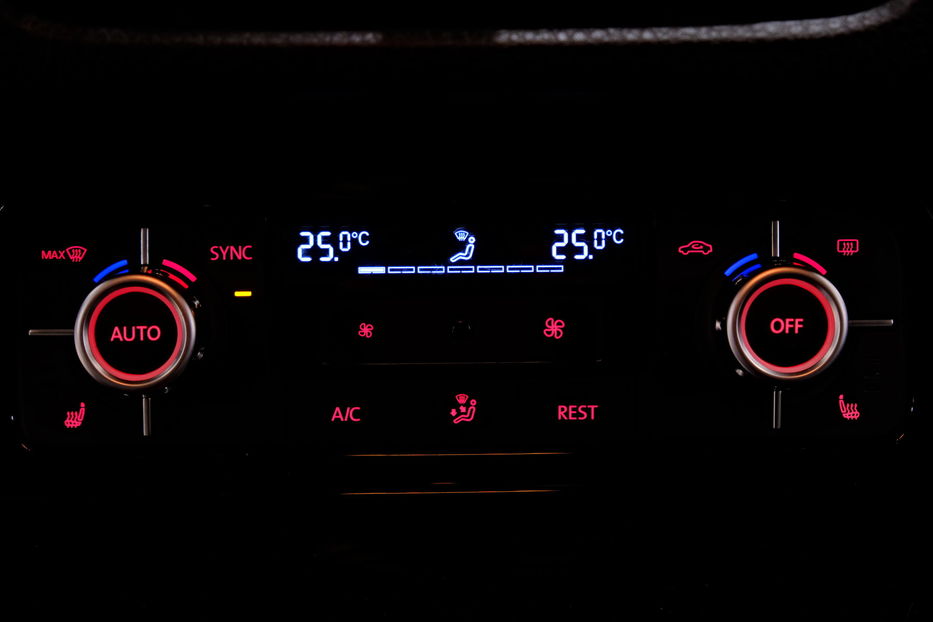 Продам Volkswagen Touareg 2013 года в Одессе