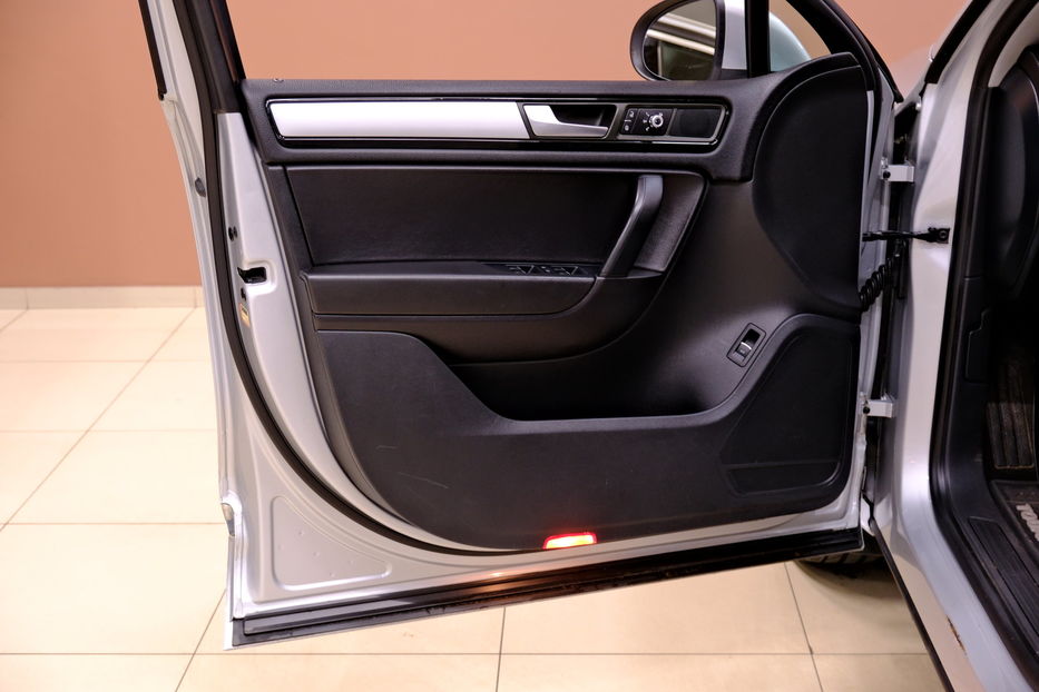 Продам Volkswagen Touareg 2013 года в Одессе