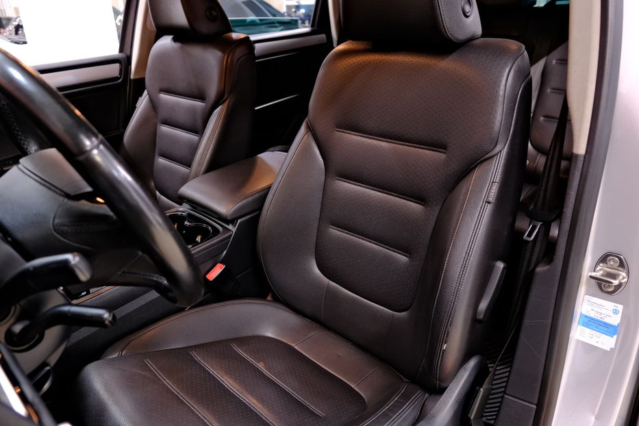 Продам Volkswagen Touareg 2013 года в Одессе