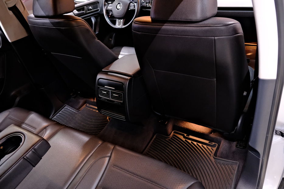 Продам Volkswagen Touareg 2013 года в Одессе