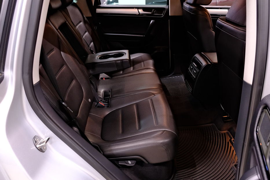 Продам Volkswagen Touareg 2013 года в Одессе