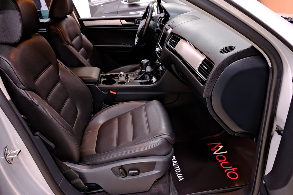 Продам Volkswagen Touareg 2013 года в Одессе