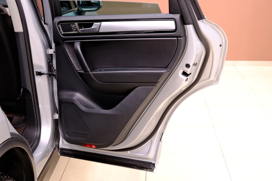 Продам Volkswagen Touareg 2013 года в Одессе