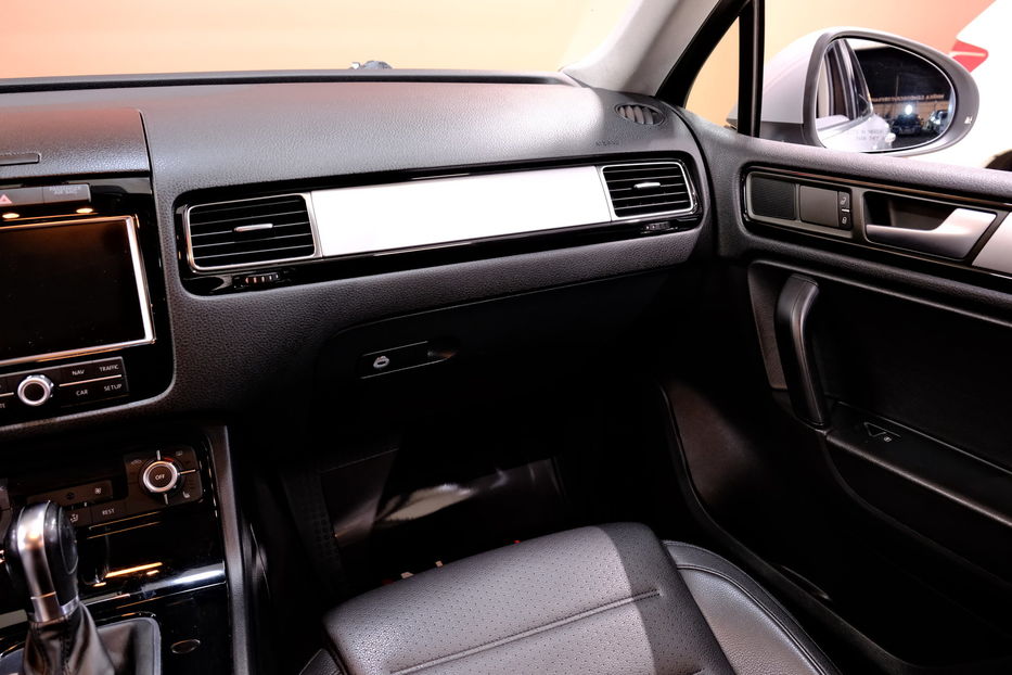 Продам Volkswagen Touareg 2013 года в Одессе