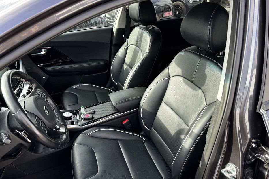 Продам Kia Niro 64 KW авто у Львові  2020 года в Львове