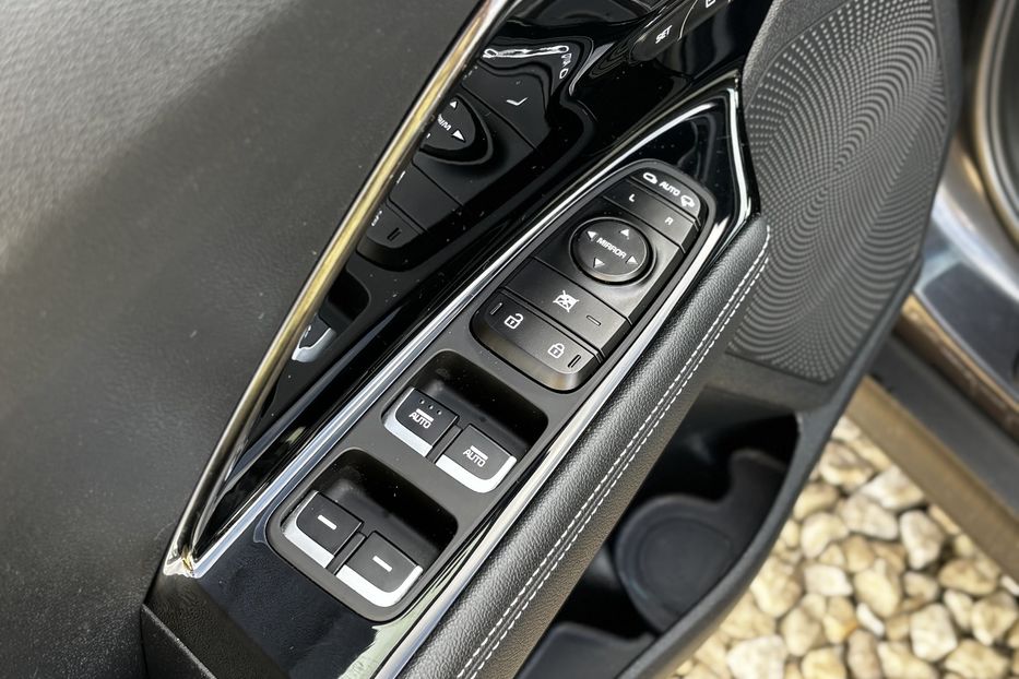 Продам Kia Niro 64 KW авто у Львові  2020 года в Львове