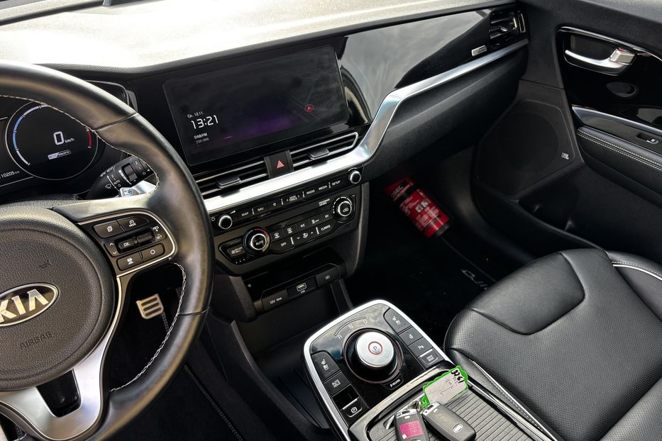 Продам Kia Niro 64 KW авто у Львові  2020 года в Львове