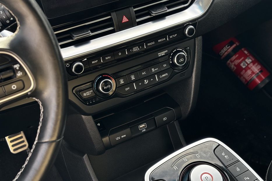 Продам Kia Niro 64 KW авто у Львові  2020 года в Львове