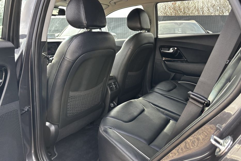 Продам Kia Niro 64 KW авто у Львові  2020 года в Львове