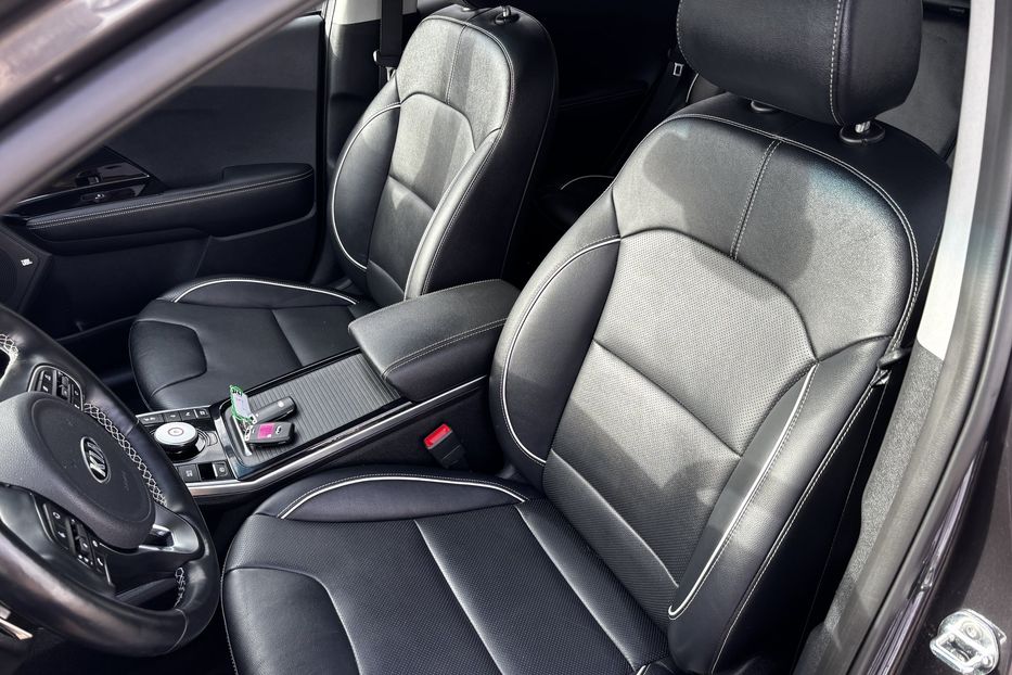 Продам Kia Niro 64 KW авто у Львові  2020 года в Львове