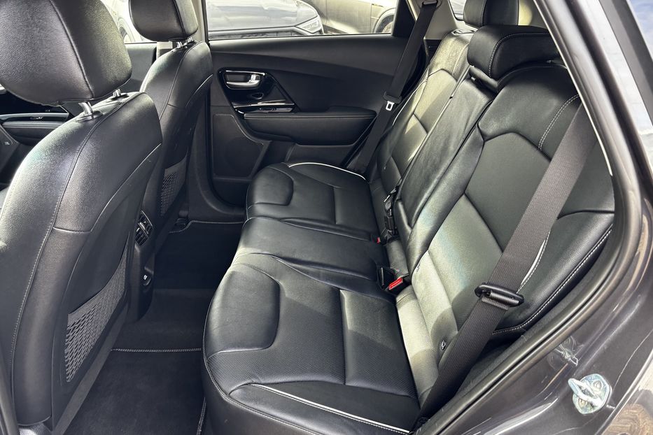 Продам Kia Niro 64 KW авто у Львові  2020 года в Львове