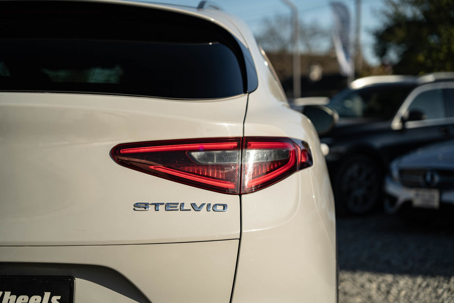 Продам Alfa Romeo Stelvio TI 2017 года в Черновцах