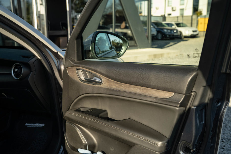 Продам Alfa Romeo Stelvio TI 2017 года в Черновцах