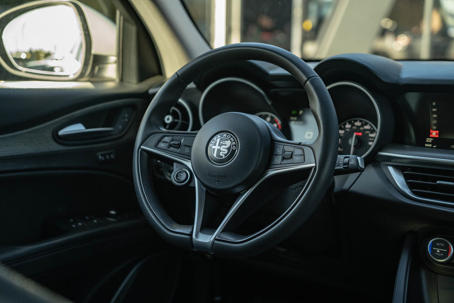 Продам Alfa Romeo Stelvio TI 2017 года в Черновцах