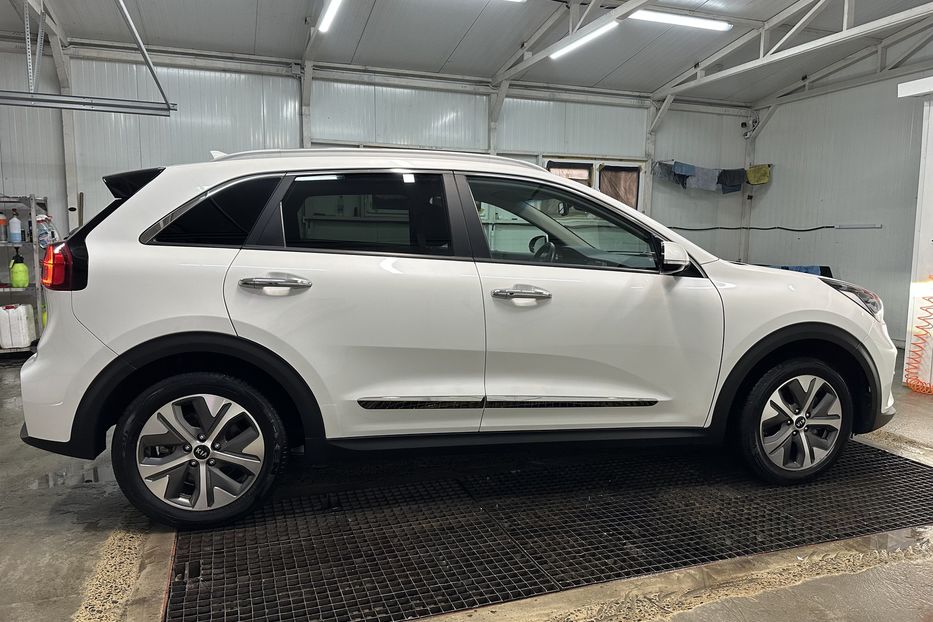 Продам Kia Niro 64 кВт Макс. комплектація 2021 года в Львове