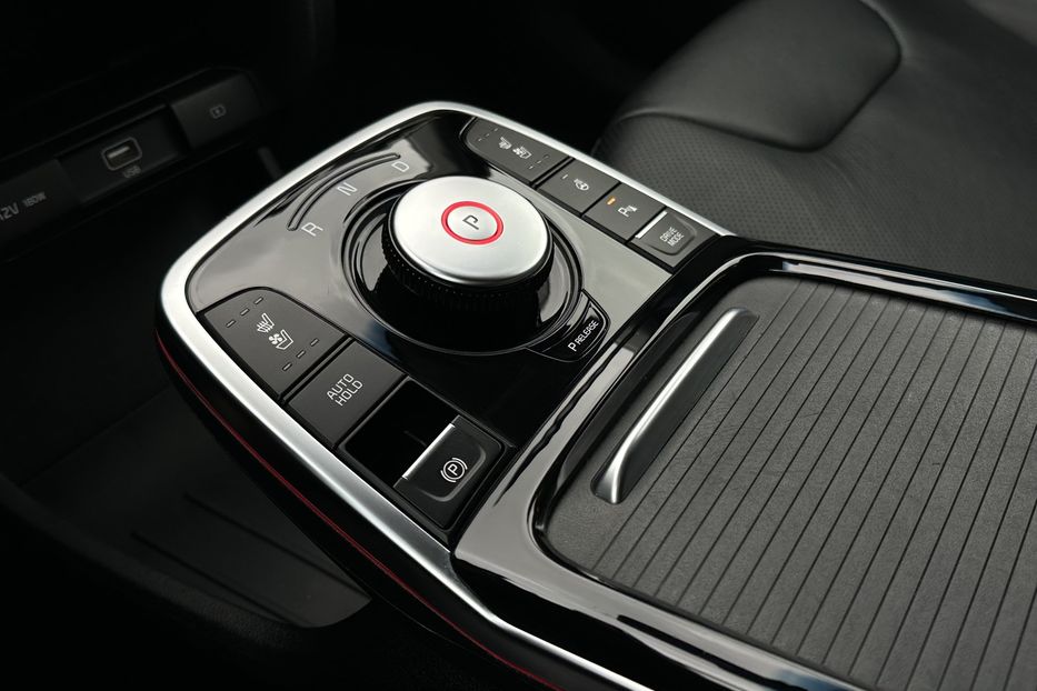 Продам Kia Niro 64 кВт Макс. комплектація 2021 года в Львове