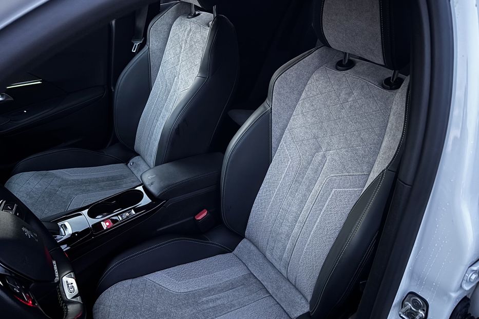 Продам Peugeot 2008 GT EV 50 KW авто у Львові  2020 года в Львове