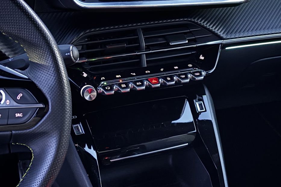 Продам Peugeot 2008 GT EV 50 KW авто у Львові  2020 года в Львове