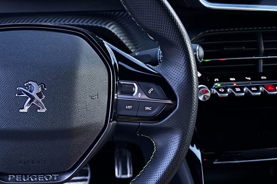 Продам Peugeot 2008 GT EV 50 KW авто у Львові  2020 года в Львове