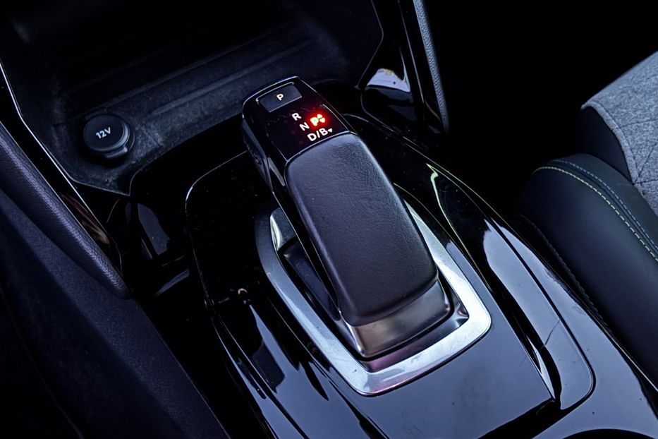 Продам Peugeot 2008 GT EV 50 KW авто у Львові  2020 года в Львове