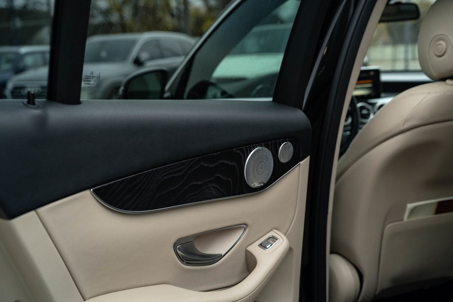 Продам Mercedes-Benz GLC-Class 300 4Matic 2018 года в Черновцах