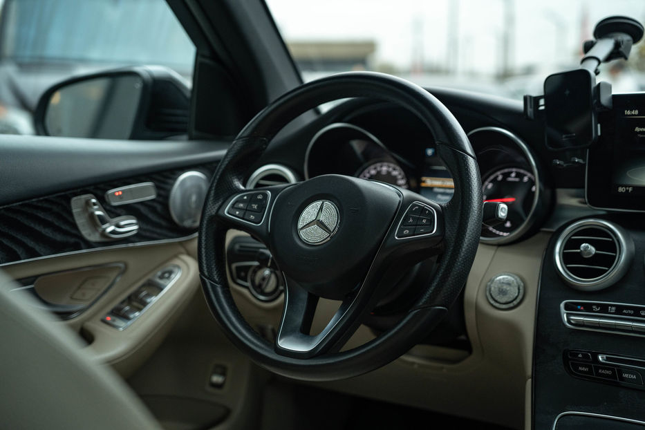 Продам Mercedes-Benz GLC-Class 300 4Matic 2018 года в Черновцах