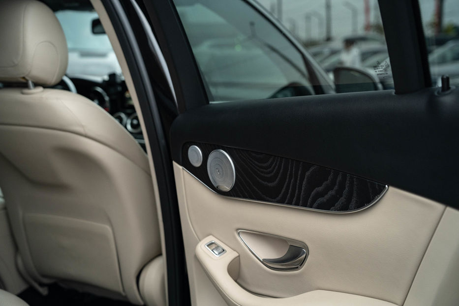 Продам Mercedes-Benz GLC-Class 300 4Matic 2018 года в Черновцах