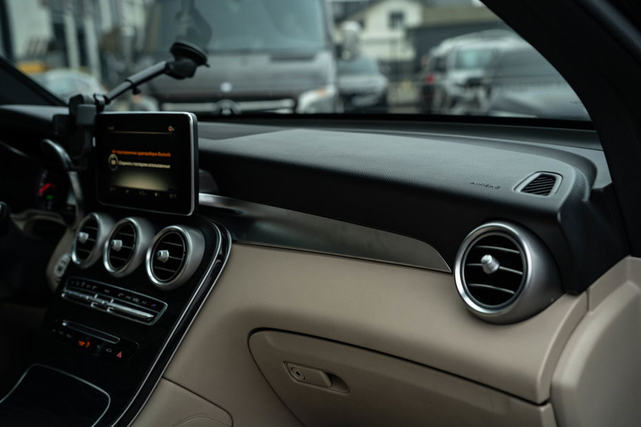 Продам Mercedes-Benz GLC-Class 300 4Matic 2018 года в Черновцах