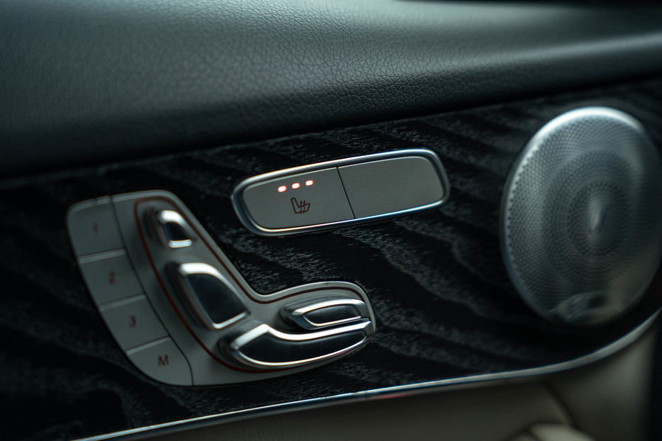 Продам Mercedes-Benz GLC-Class 300 4Matic 2018 года в Черновцах