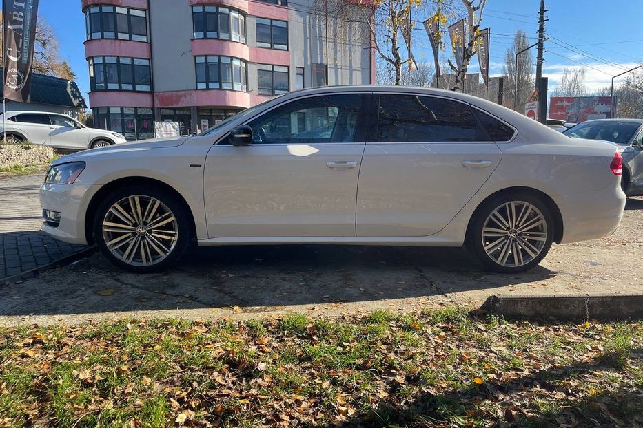 Продам Volkswagen Passat B7 2014 года в Черновцах