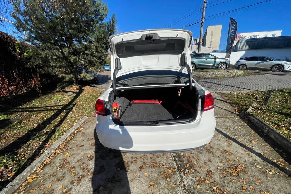 Продам Volkswagen Passat B7 2014 года в Черновцах