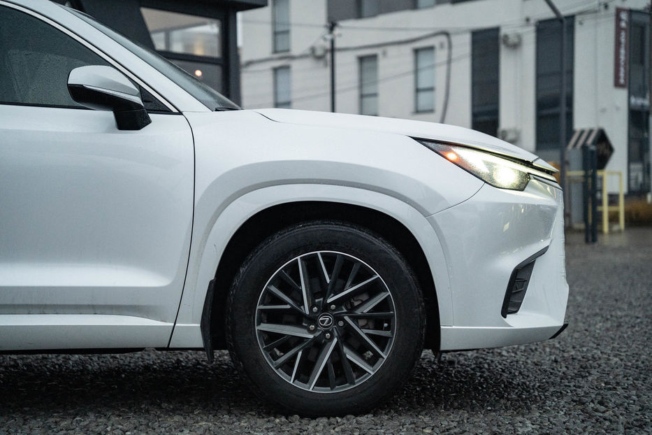 Продам Lexus HS TX 350 AWD 2024 года в Черновцах