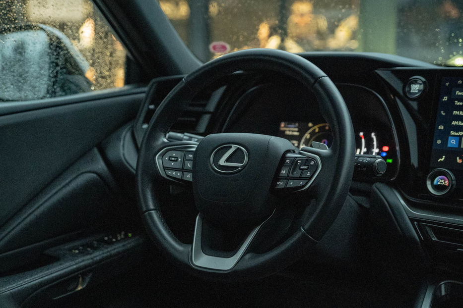 Продам Lexus HS TX 350 AWD 2024 года в Черновцах