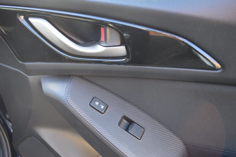 Продам Mazda 3 2015 года в Одессе