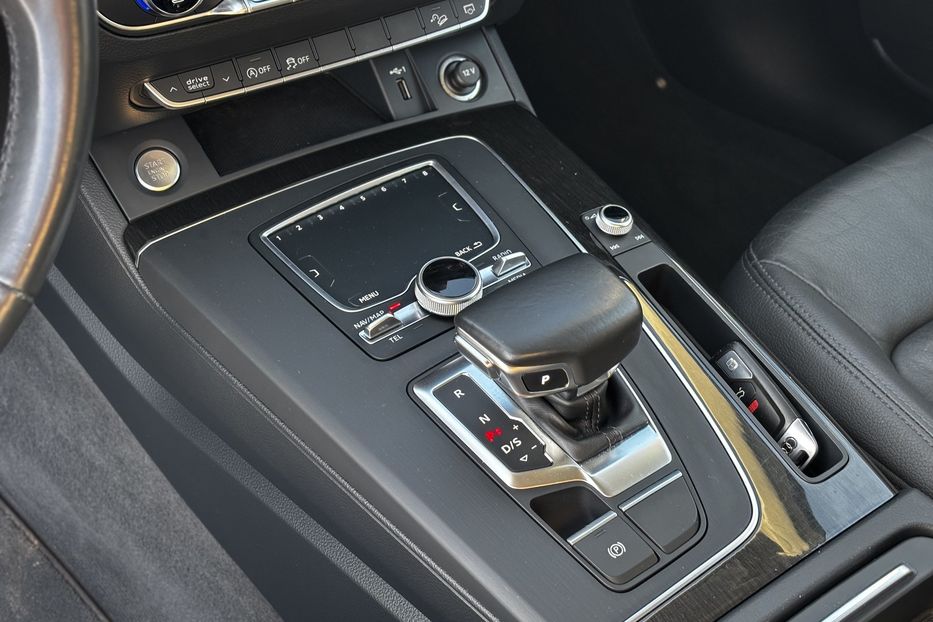 Продам Audi Q5 Quattro  2018 года в Львове