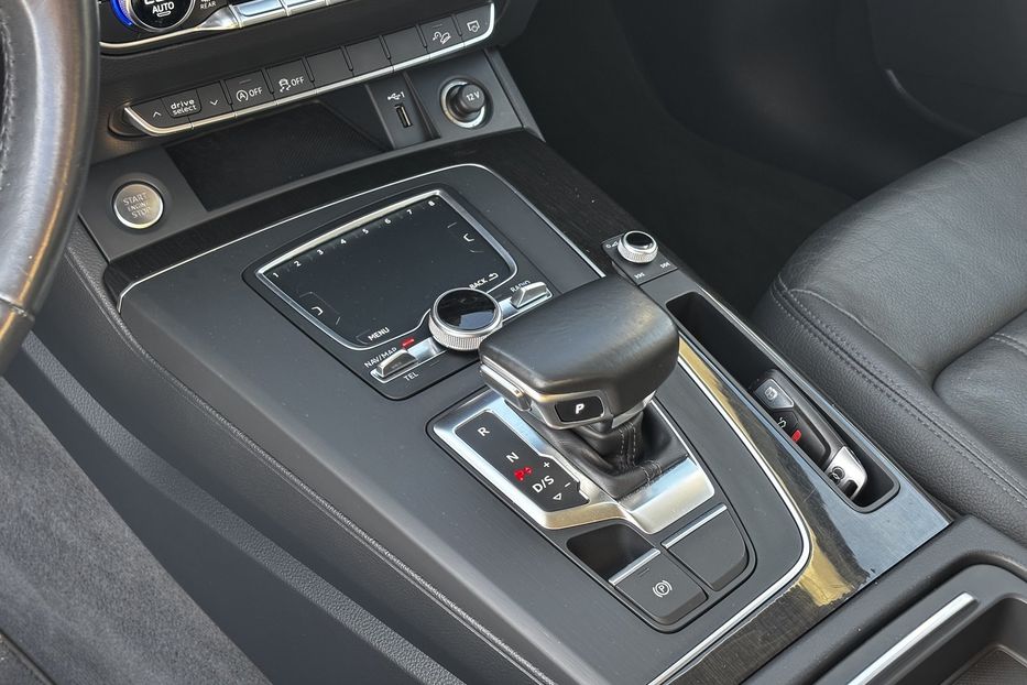 Продам Audi Q5 Quattro  2018 года в Львове