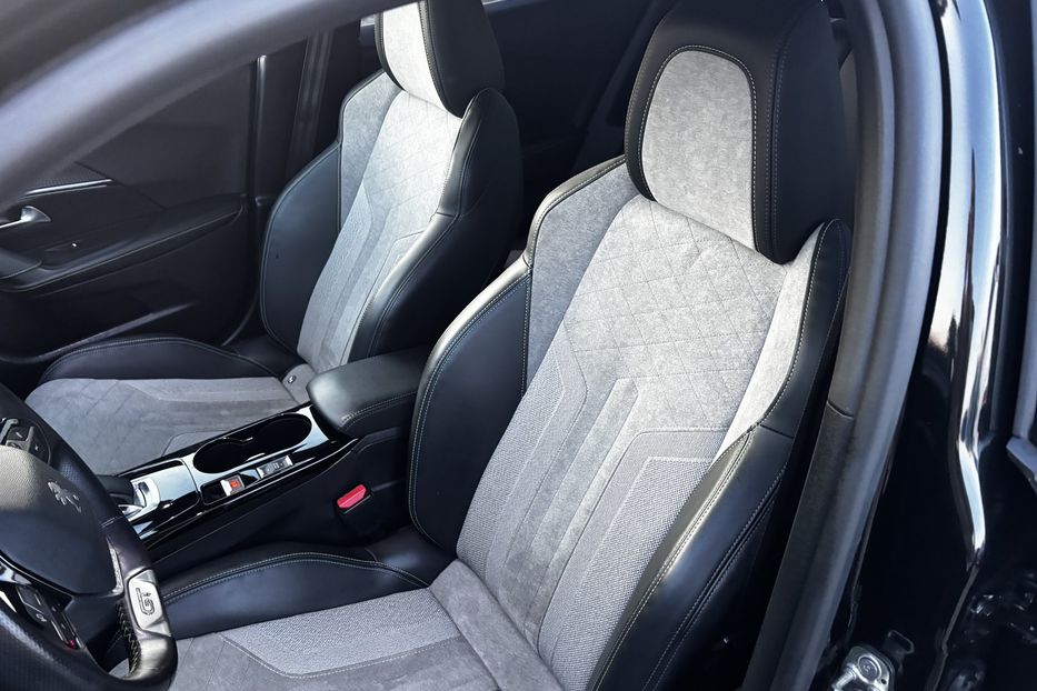 Продам Peugeot 2008 GT EV 50 KW авто у Львові  2021 года в Львове