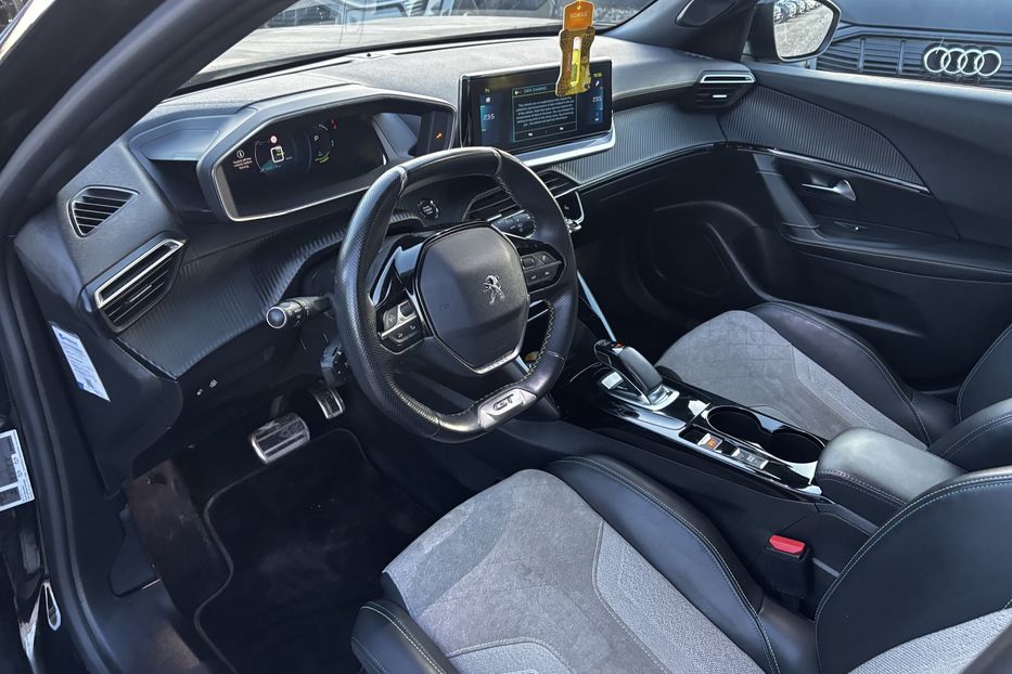 Продам Peugeot 2008 GT EV 50 KW авто у Львові  2021 года в Львове