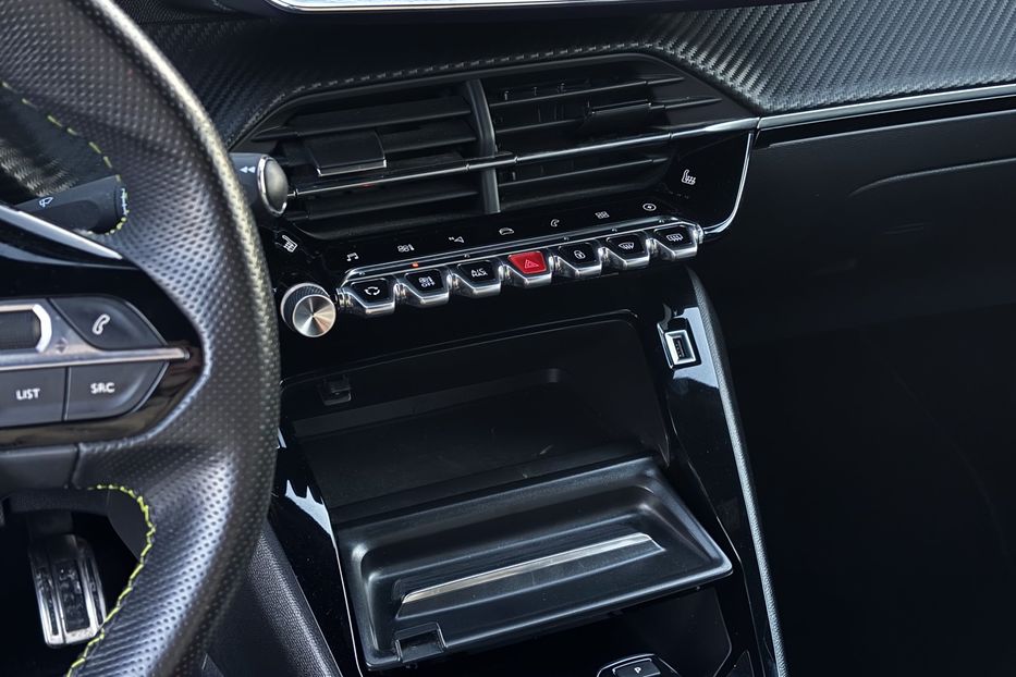 Продам Peugeot 2008 GT EV 50 KW авто у Львові  2021 года в Львове