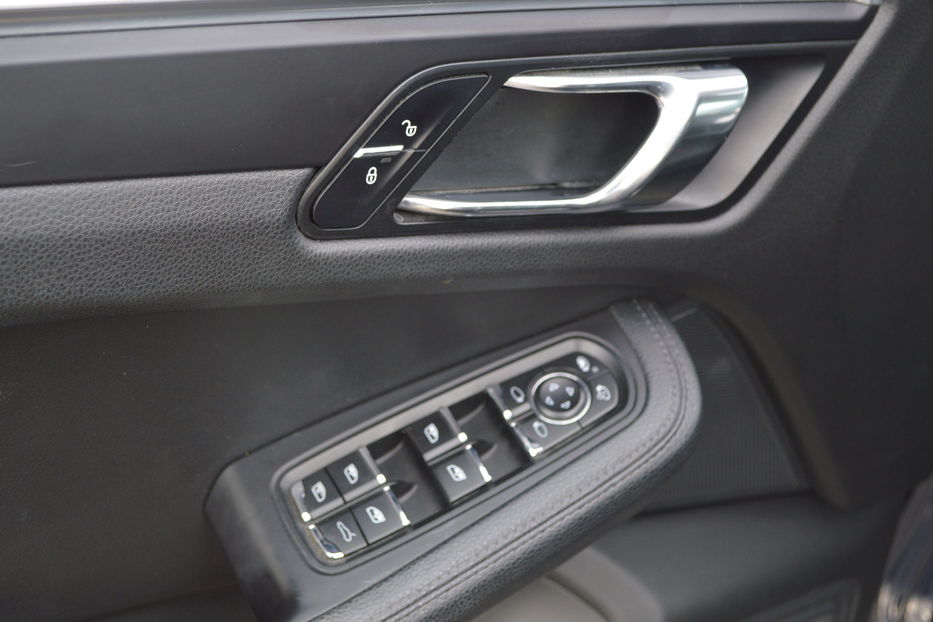 Продам Porsche Macan 2017 года в Одессе