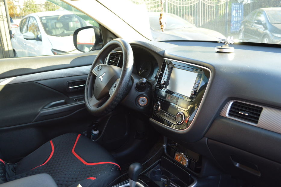 Продам Mitsubishi Outlander 7 місць 2017 года в Одессе
