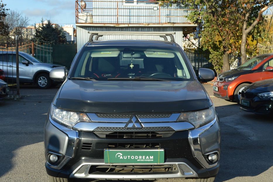 Продам Mitsubishi Outlander 7 місць 2017 года в Одессе