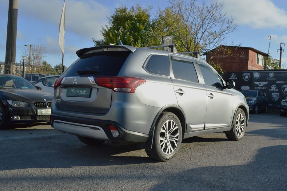 Продам Mitsubishi Outlander 7 місць 2017 года в Одессе